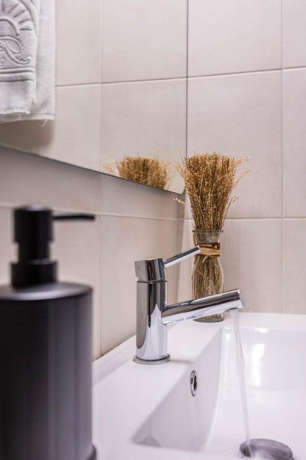 Apartamentos Poemas & Rimas De Becquer Seville Ngoại thất bức ảnh