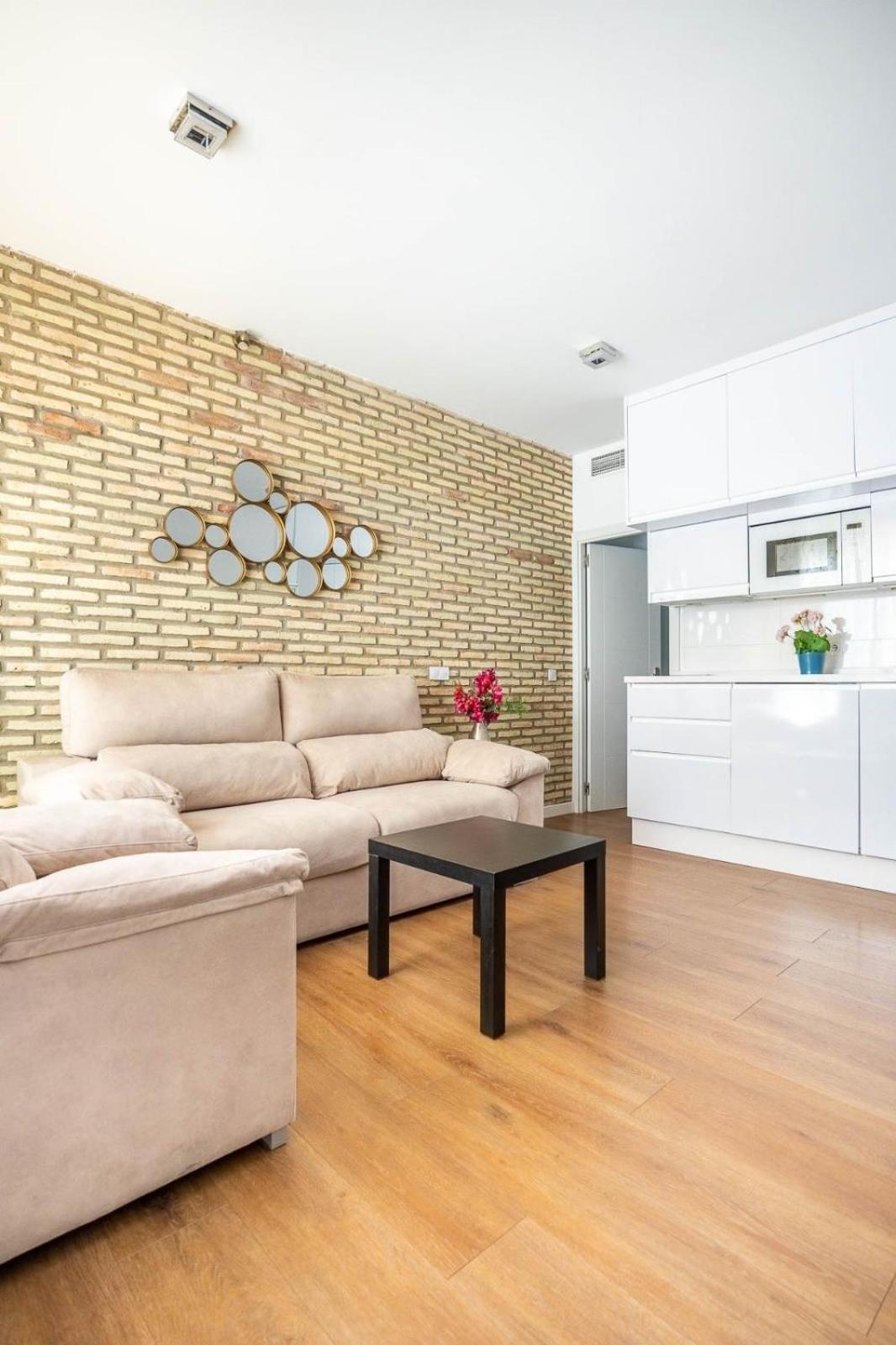 Apartamentos Poemas & Rimas De Becquer Seville Ngoại thất bức ảnh