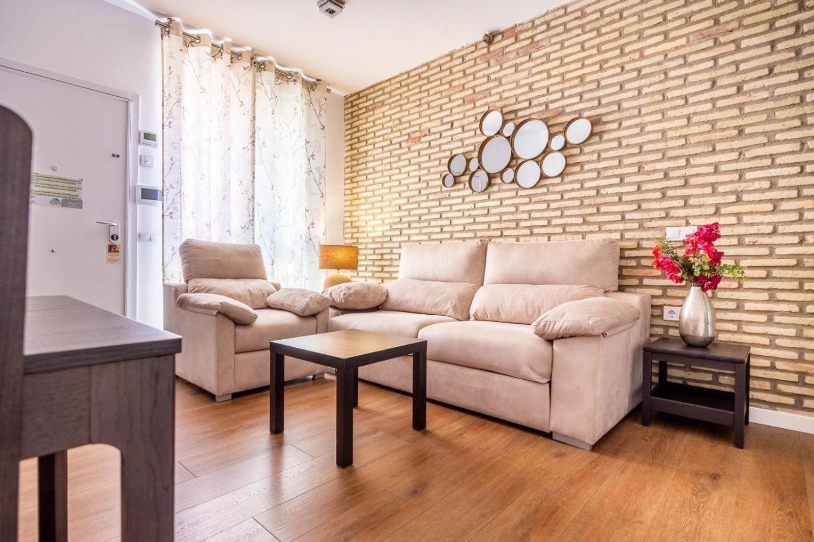 Apartamentos Poemas & Rimas De Becquer Seville Ngoại thất bức ảnh